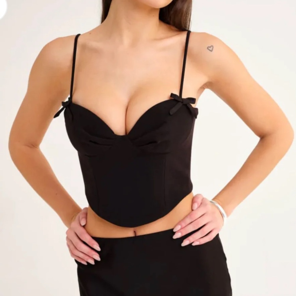 New rumored black bow top